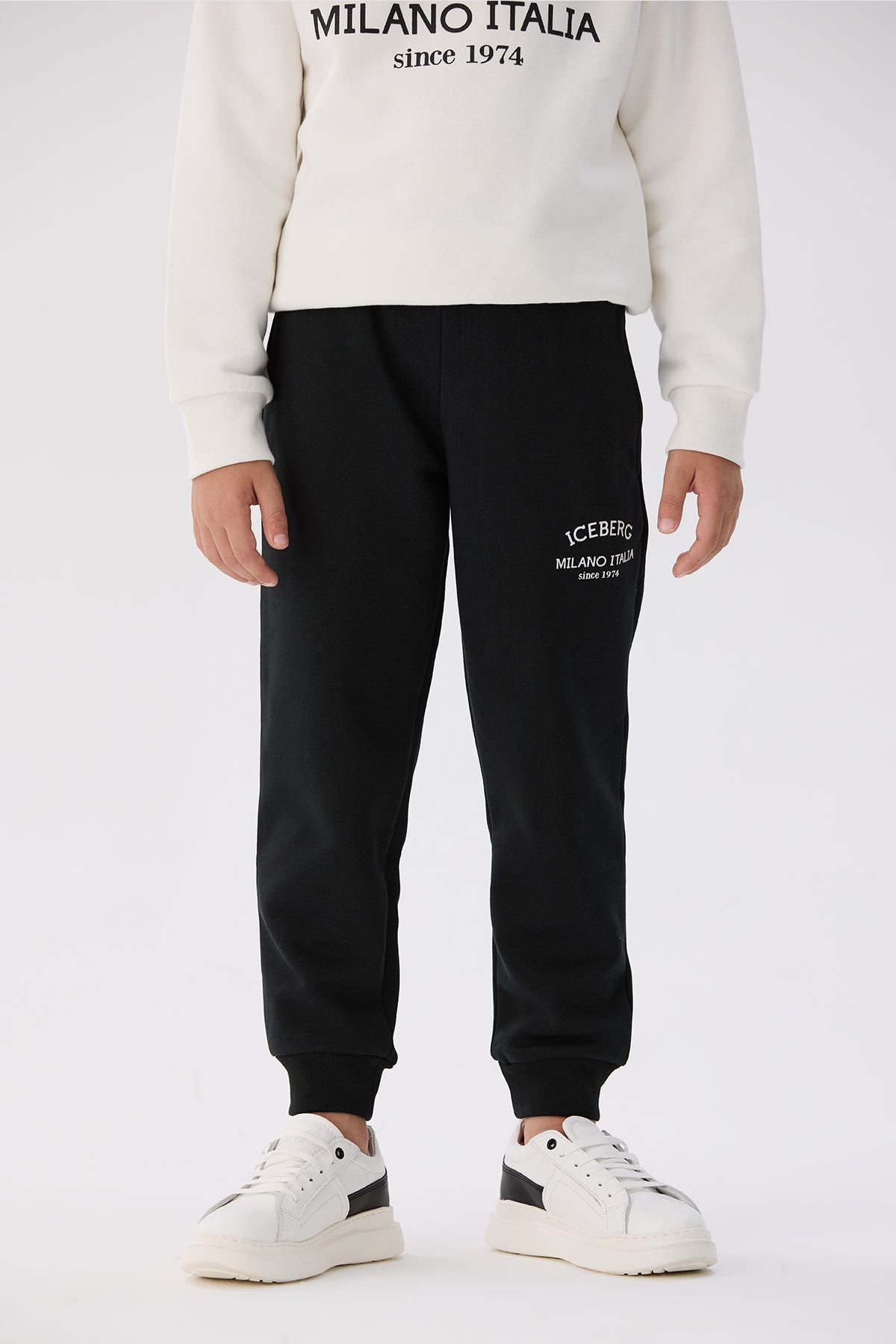 Unisex Tracksuit Bottom - BgStore